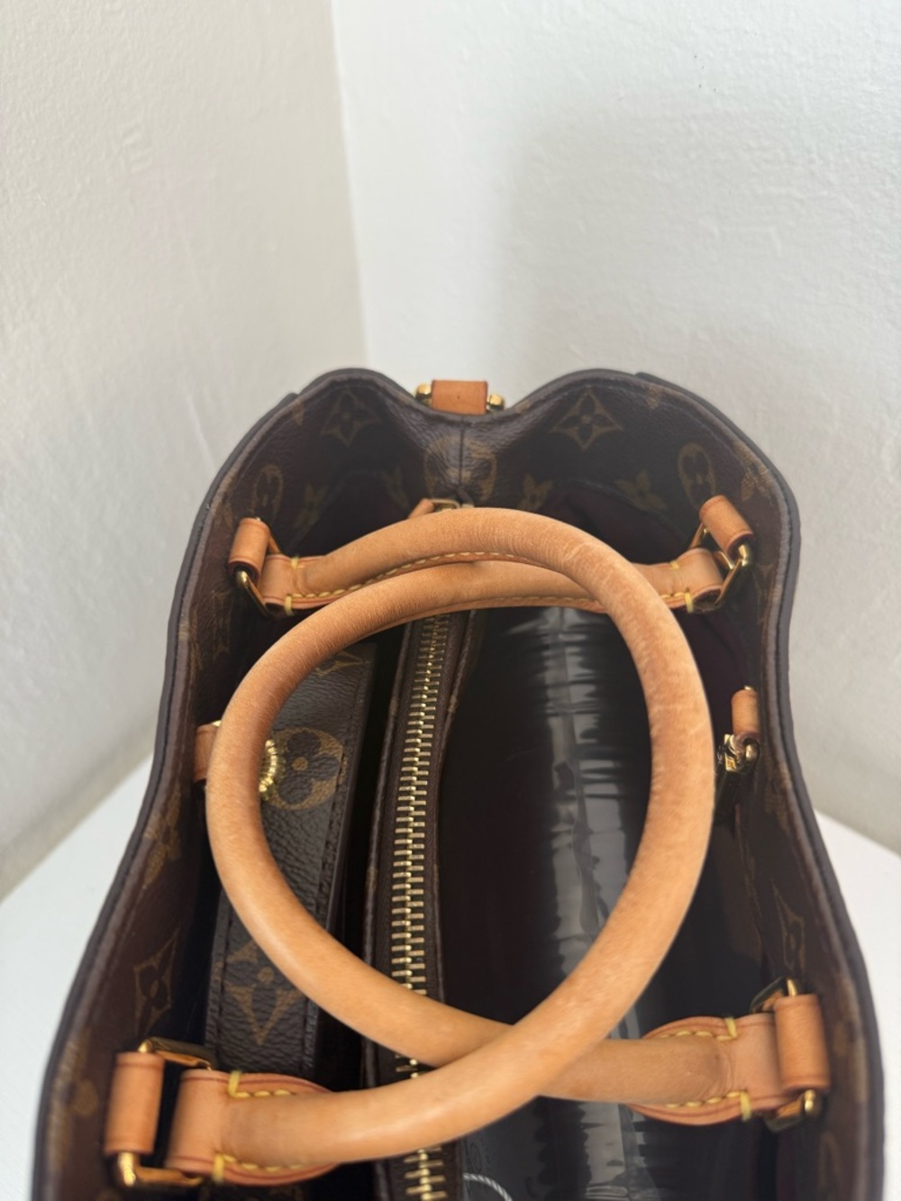 LOUIS VUITTON Monogram Montaigne BB - Picture 10 of 11